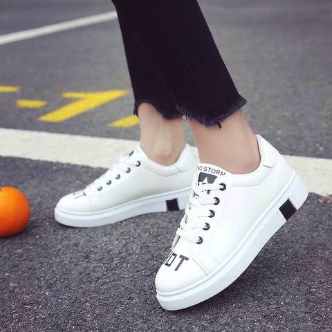 老婆从不穿高跟鞋，这次我给买了两双高跟单鞋，哇穿上太有女人味