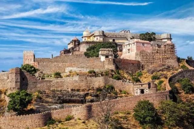 印度版“中国长城”，号称世界第一？中国游客：我笑笑不说话