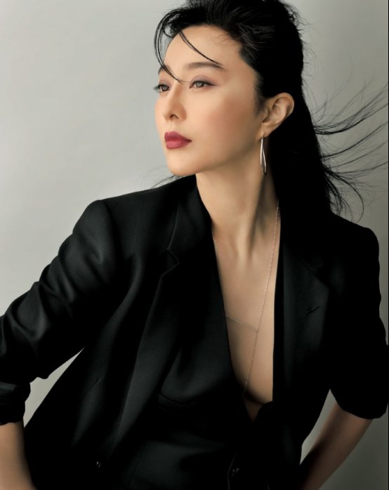  『显得』奔三的女人穿打底裤俗气,成熟女性怎么穿搭能显得优雅显气质?