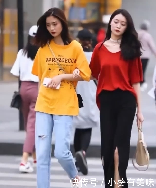 搭配@女神和女汉子成为闺蜜太抢镜:一个穿真裤子,一个穿“假裙子”