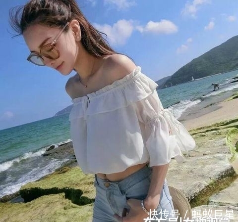  『气质』年轻自信的牛仔裤美女，高挑又漂亮！
