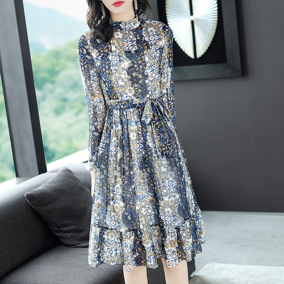 刚发工资，老婆就买5件印花裙，虽小贵，确很美，洋溢高贵女人味