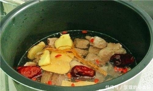 「软嫩」老祖宗留下来的炖肉秘籍不管炖牛肉还是羊肉,加点它软嫩不腥膻