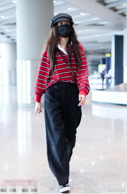 宋祖儿咋想的？居然穿这么丑的裤子出来街拍，整体气场瞬间垮掉