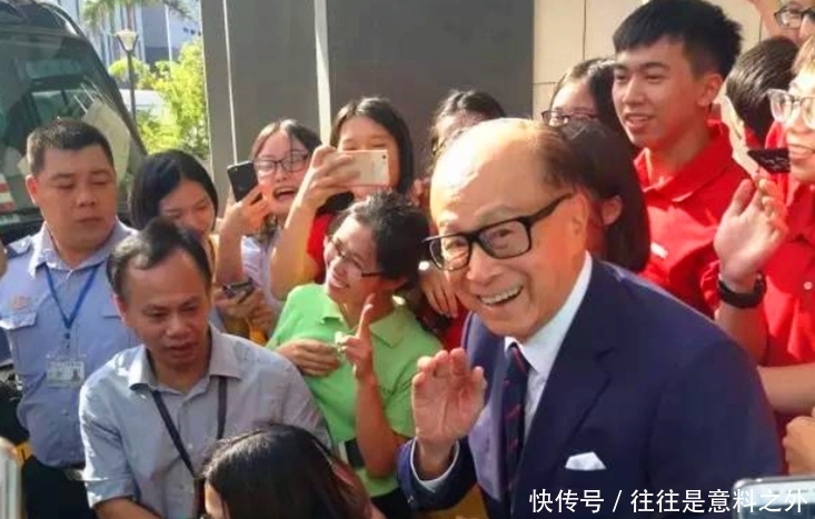  [李嘉诚]揭秘香港劏房青年与华人首富李嘉诚：一年唔助衬地产商