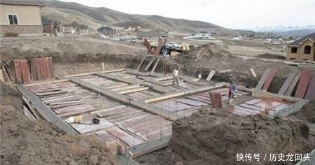  房子|在农村盖房打地基时放什么可以镇宅?