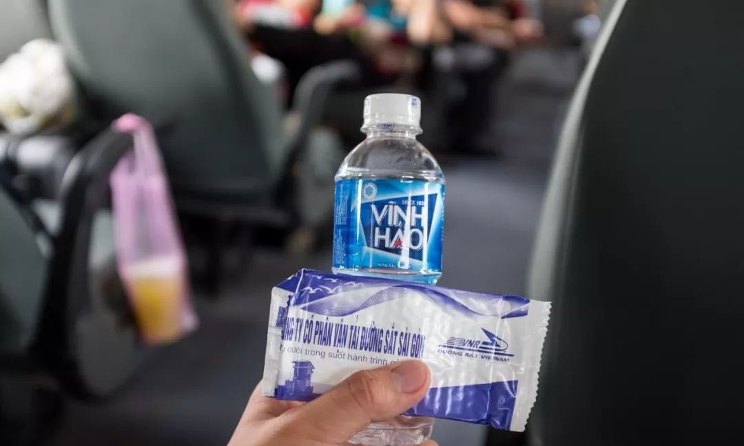 看世界 | 越南双层火车体验，座位比高铁还宽敞，厕所上的字看乐