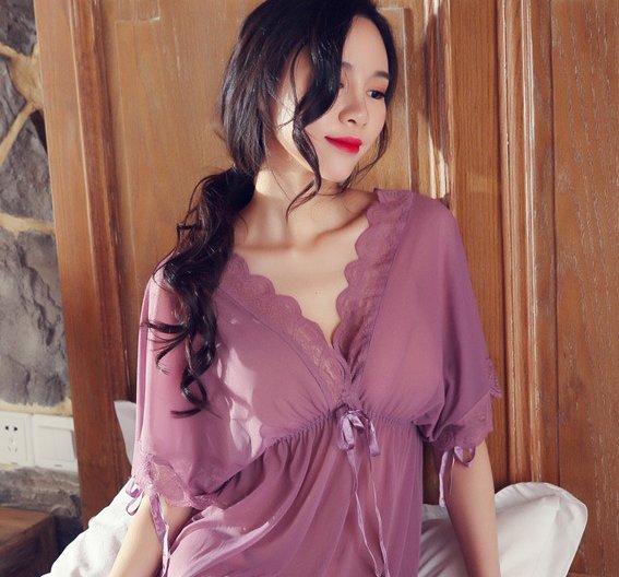 交往3个月的女朋友太敢穿了!洗澡后就穿这样的睡衣,我脸红了