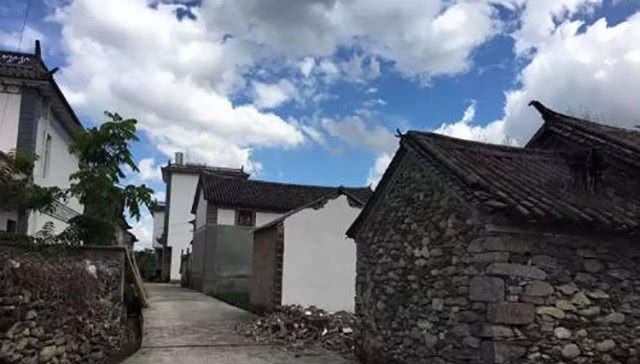  #收益#农村宅基地红利：闲置宅基地可以盘活再用，农村有房有地