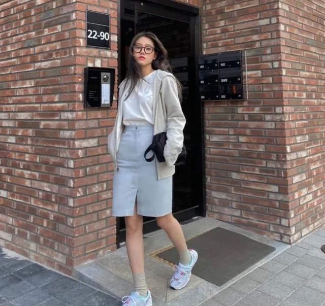  看起来：小白鞋失宠了！这4双春季 “仙女单鞋” 正流行！哪双最让你心动？