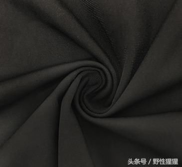 评测范德安泳衣,助你凸显完美好身材