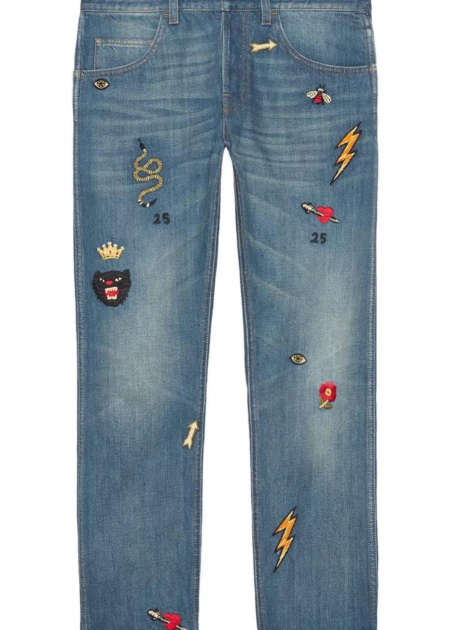 窦靖童周迅忘年交同框,同款搪瓷杯要不要来一只?