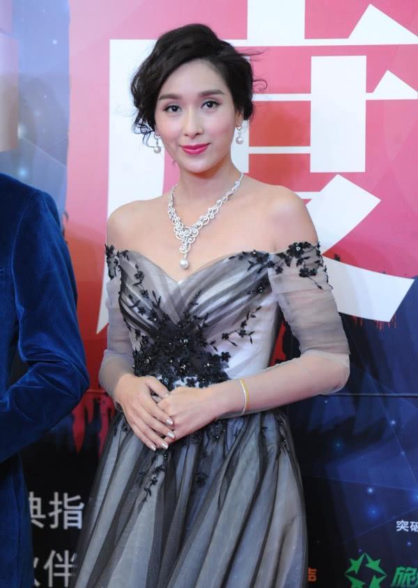 杨恭如美回颜值巅峰，范冰冰都要靠边站，网友：没人要我要！