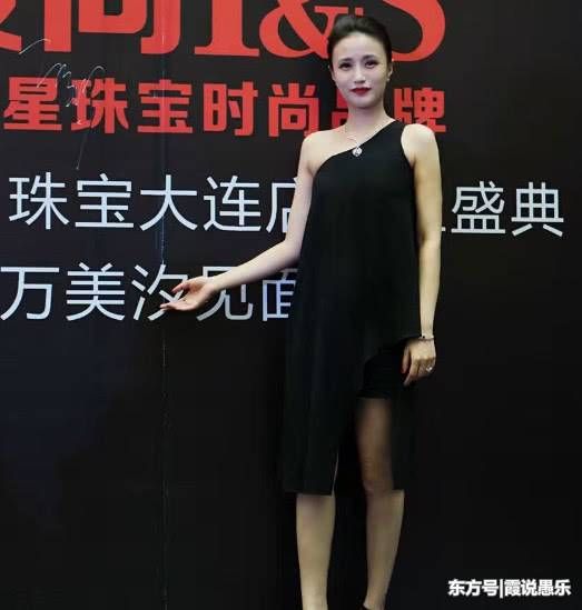 她演技一流，出演《甄嬛传》而走红，出道多年依旧是最干净的女星