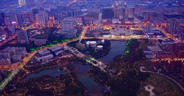  「中南地区」中部最可能合并的三座城市，两两相距均不足20公里