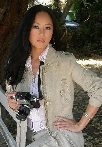  「朋友们」4岁逛连卡佛，13岁成香奈儿常客，她才是初代白富美