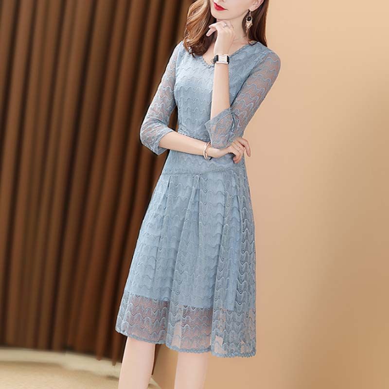 过时的夏装送我也不要，入秋后的新款欧货裙，时尚美嫩，先穿先美