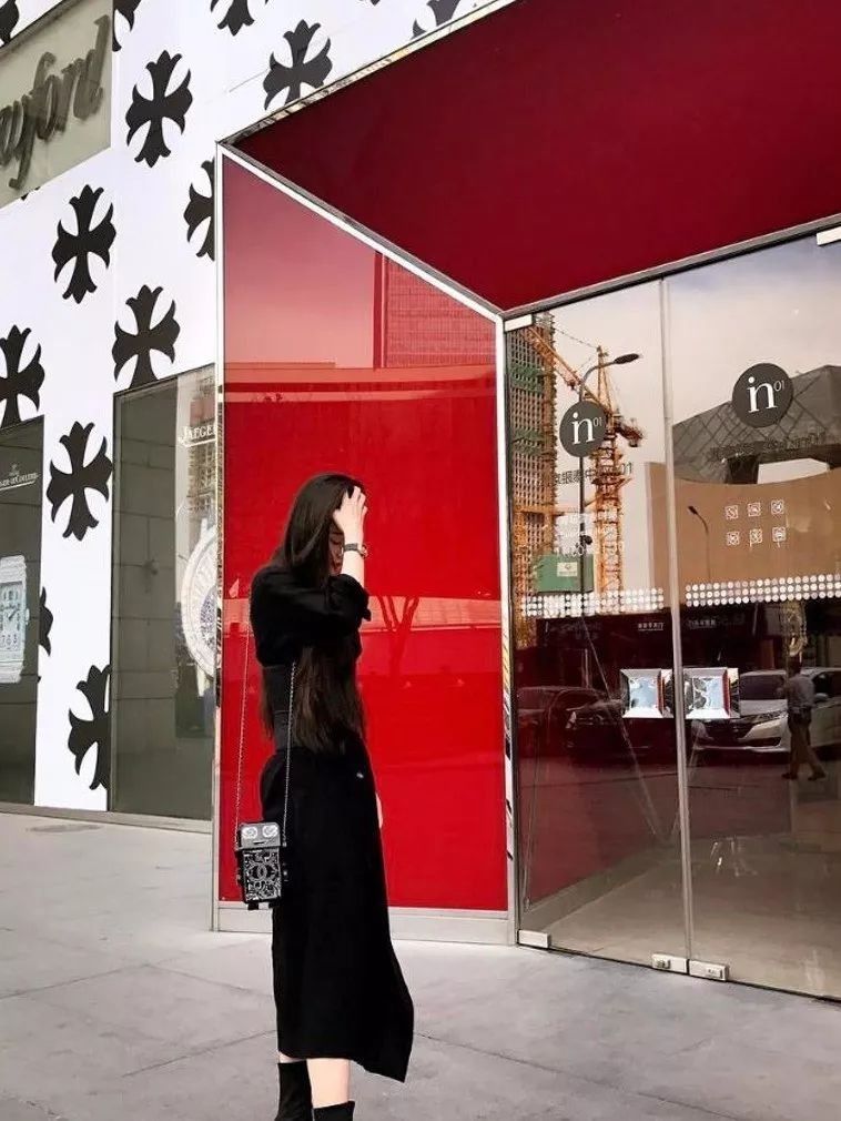 “造假疫苗”董事长终入狱!网红儿媳却仍在高调炫富?网友踢爆竟是