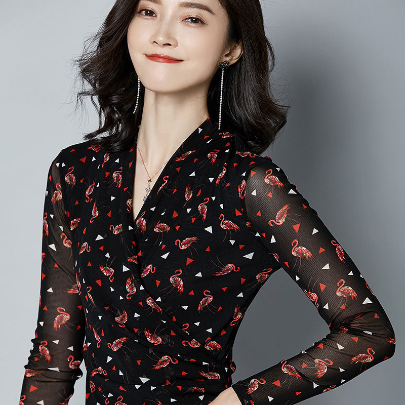 不是我吹!妈的衣品确实高，瞧她新买的小衫，配烟管裤，洋气贼美