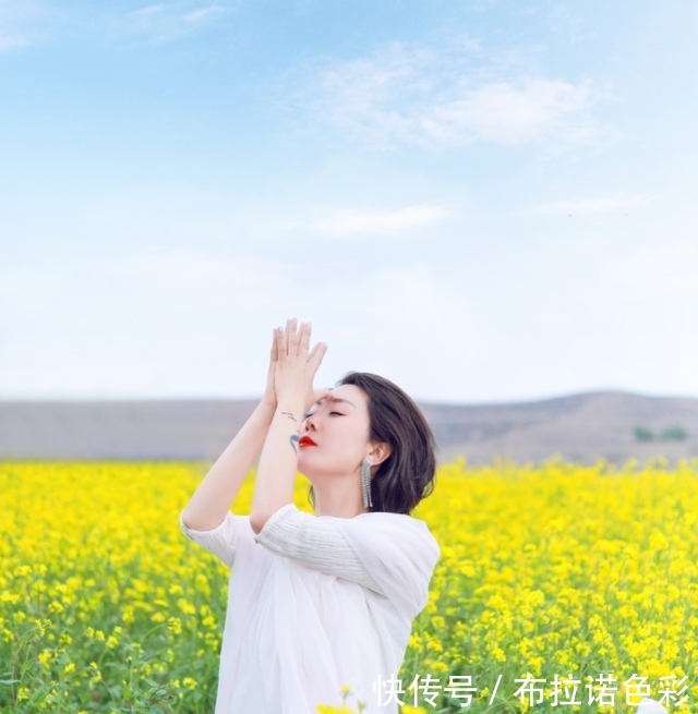  试试■拍照不上镜？试试这些拍照姿势，随手拍就很好看