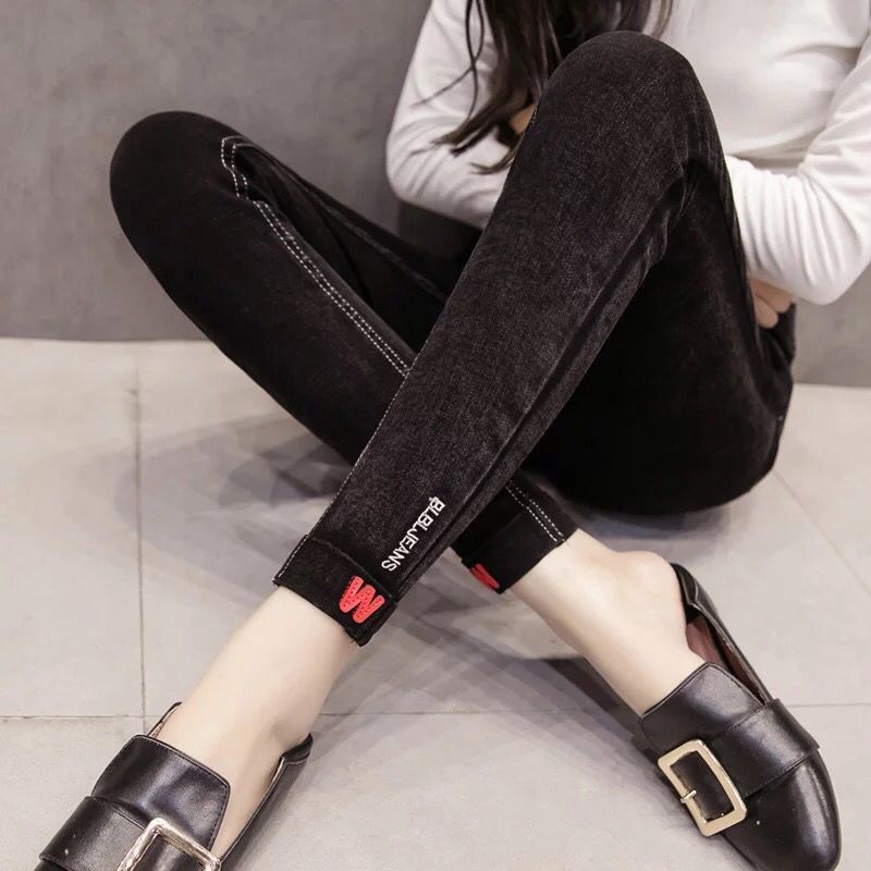 这些“紧身打底裤”，穿上简直凸显身材，走街上瞬间成为焦点