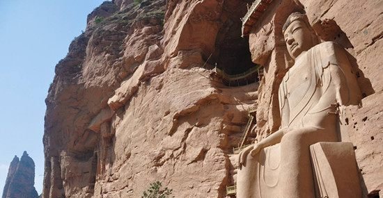 欣赏国内外的8座大型石雕,令人惊叹的是一种气势!