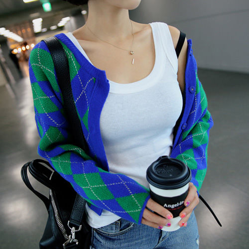 丰腴女生穿上修身打底，摇曳生姿，举手投足风情万种