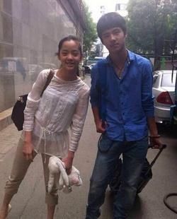 开学季明星校花校草怎么穿?王俊凯千玺宋祖儿欧阳娜娜做示范