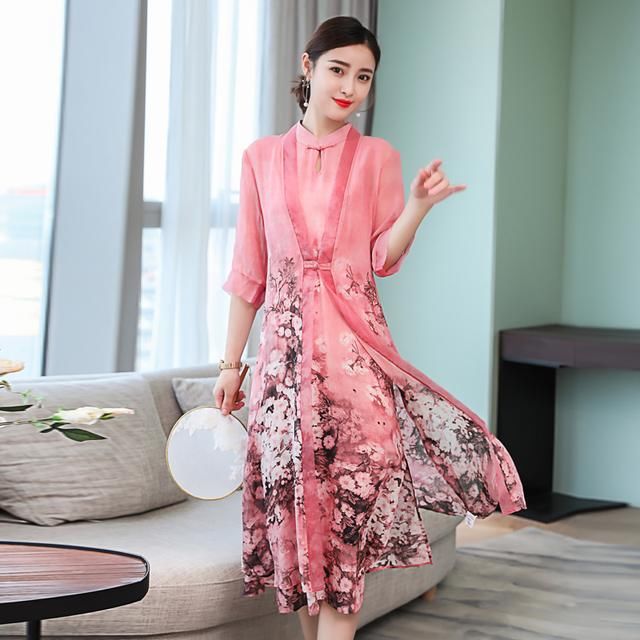 偶然发现：“玫瑰红”裙，一款比一款高贵优雅，忒适合6070后