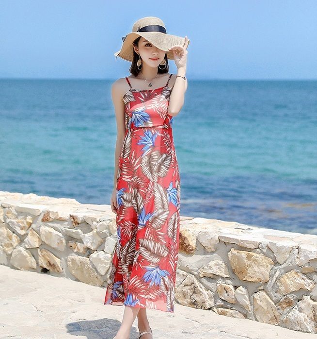 比基尼扔了吧，俗!现海边度假都穿“沙滩裙”，不但优雅还很迷人