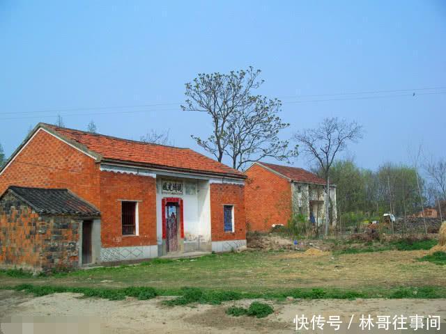 农村的房子没什么人住, 回乡建房还值不值 农民工说出了实情