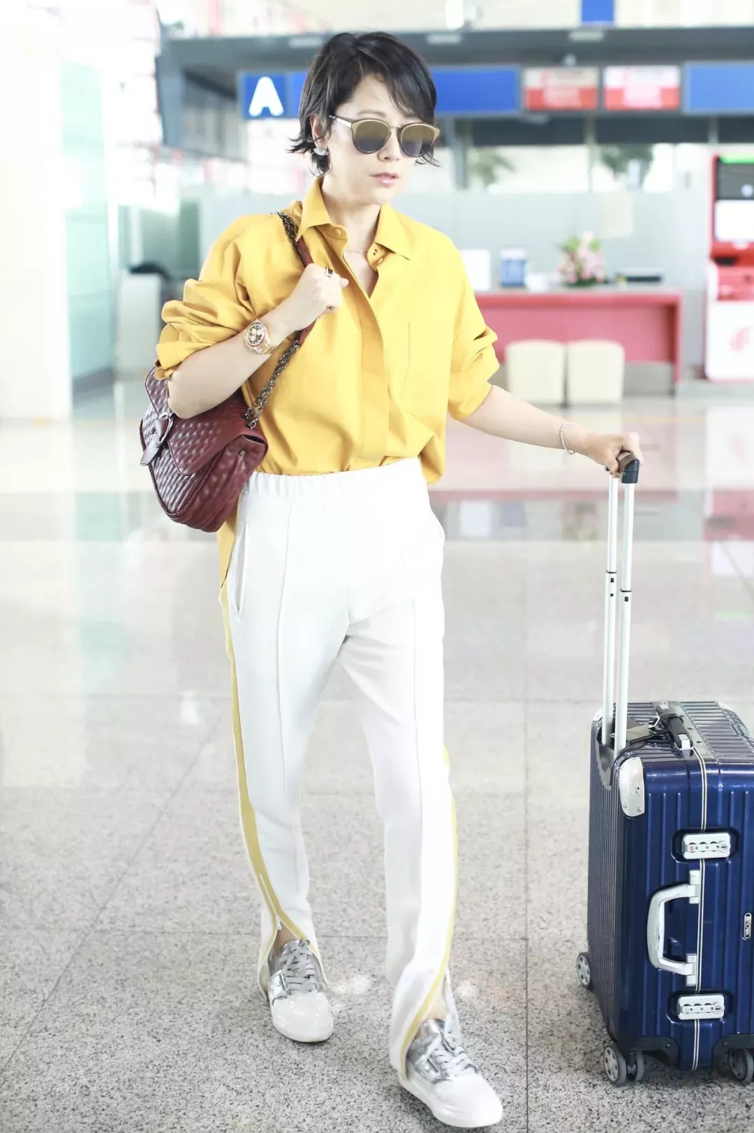 开学了，今年流行的校服裤又更新了！谁穿谁好看！