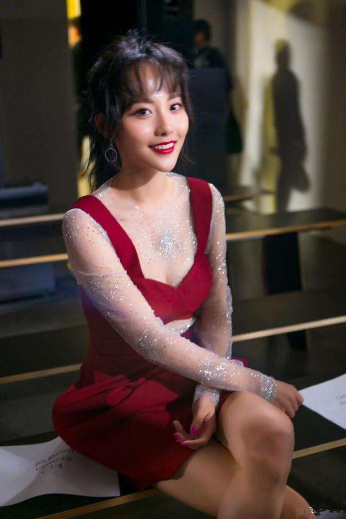 张嘉倪为博眼球真是豁出去了！网友：太透了！