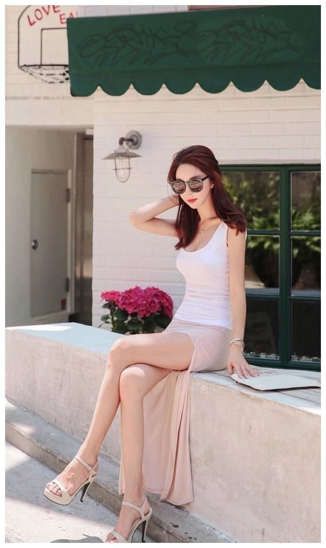 街拍：当我看到图4小姐姐时，其他人都入不了我的眼了！