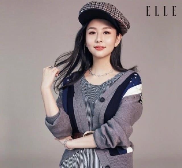 『杂志』邱淑贞大女儿沈月杂志封面大片曝光,颜值颇高,遗传妈妈的好基因
