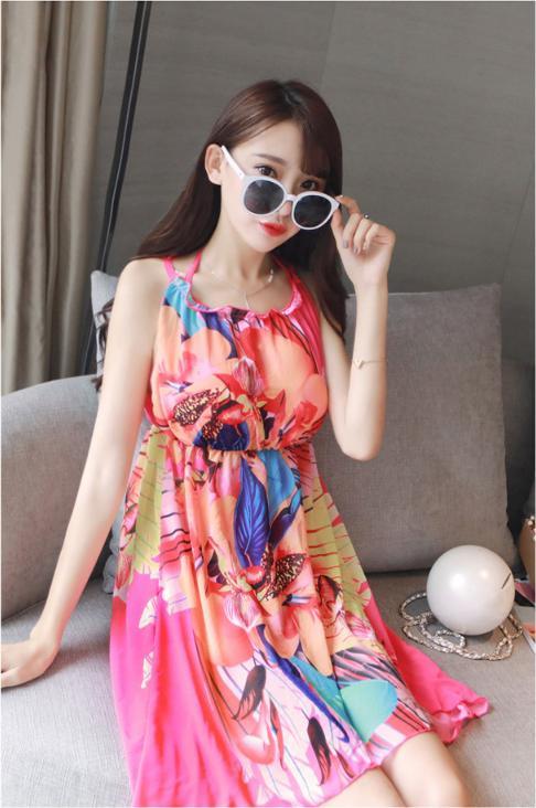 时尚穿搭：时尚小姐姐泳衣三件，若隐若现的小性感，充满高雅气息