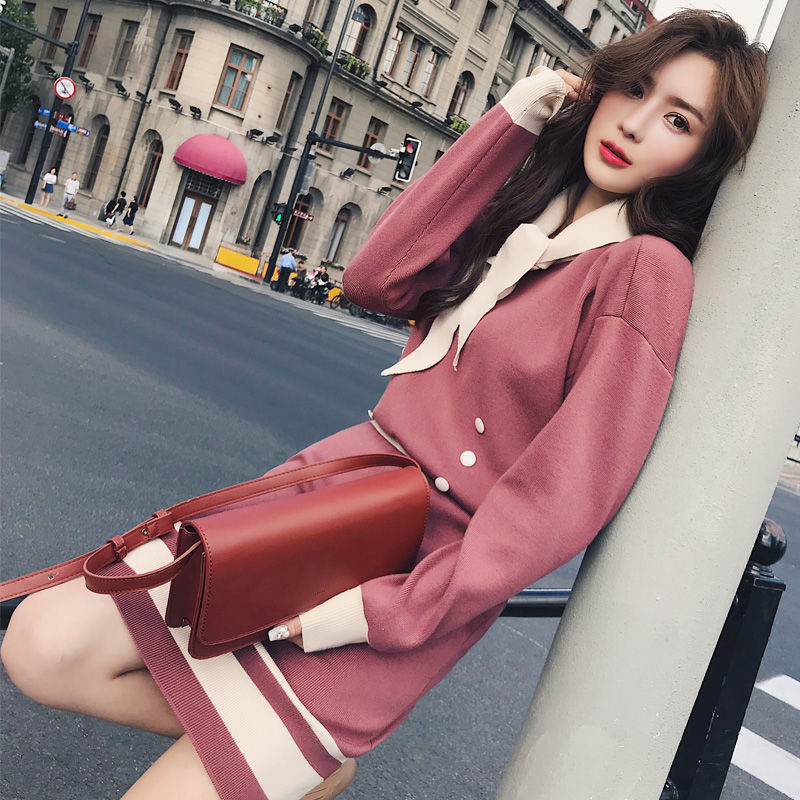 怪不得嫂嫂把旧裙子全扔了，今秋流行:晚晚风套装，洋气百搭美