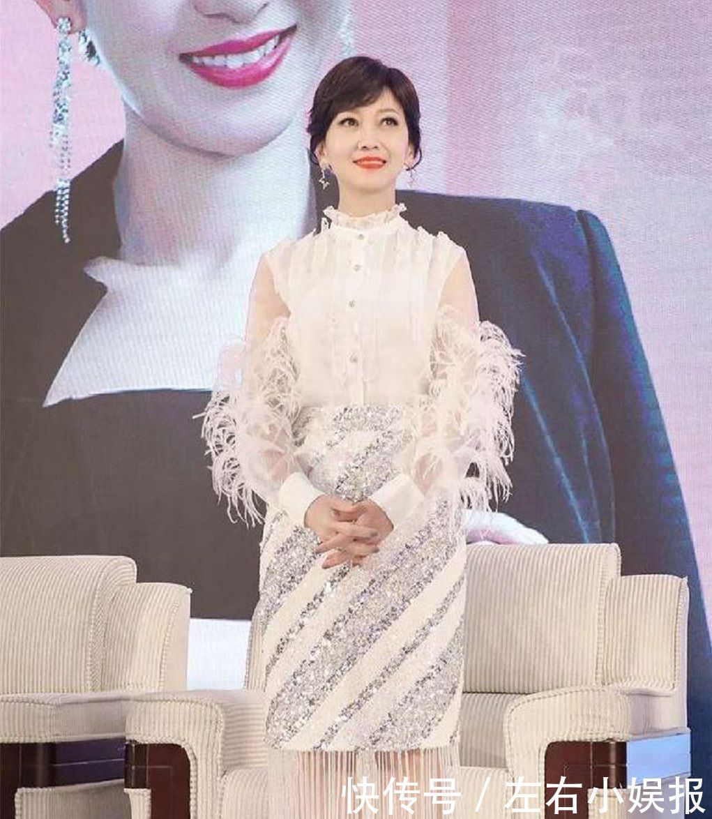 『搭配一』一说到裙子,相信大家都不陌生,毕竟每个爱美小仙女的衣柜里都有