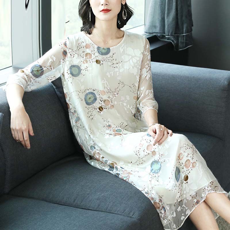 过时的夏装送我也不要,入秋后的新款欧货裙,时尚美嫩,先穿先美