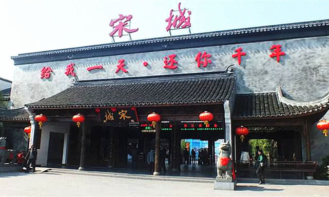 中国十分火爆的景区，最低门票要310元，游客对景点赞不绝口！