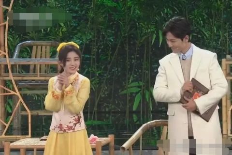 2019鞠婧祎谢娜春晚