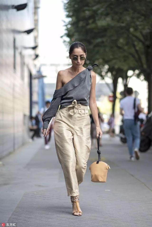 是不是少女，看看衣橱里有没有这件衣服！