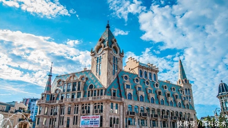 这个亚洲小国物价比越南低，美女遍地盛产超模，月薪5000能玩一月