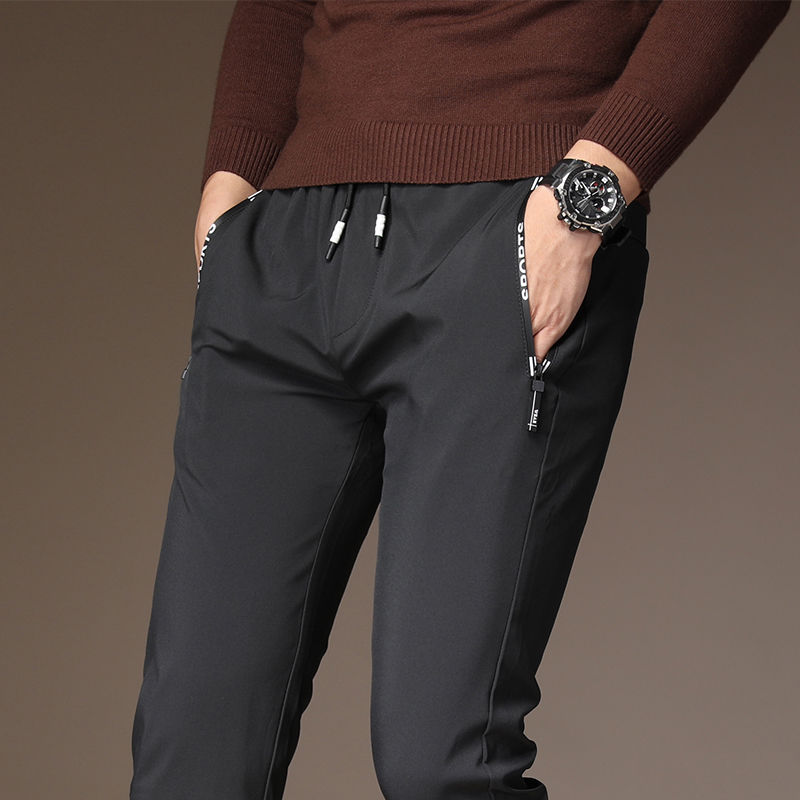 入秋微凉，别穿短裤!最新出炉“腰带裤”，不厚显腿长，火爆了