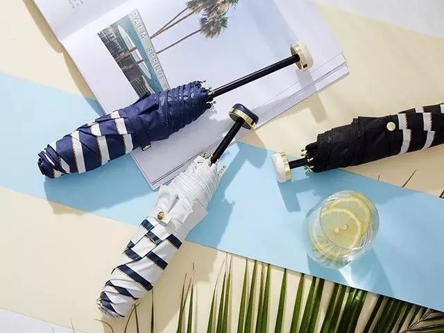 拥有一把可以当配饰的晴雨伞，是种怎样的体验?