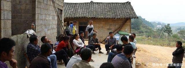 今年，2类人可申请低保补助，2类人发现取消资格，农民看看