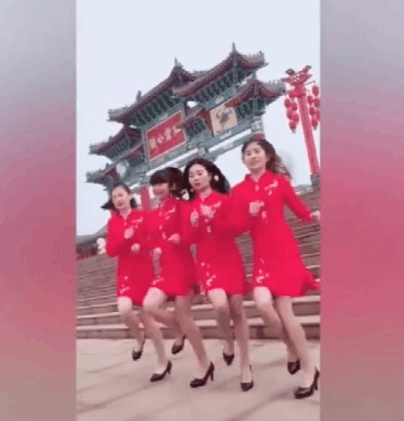 90后美女身穿旗袍跳舞, 看这美腿, 网友纷纷不能淡定了