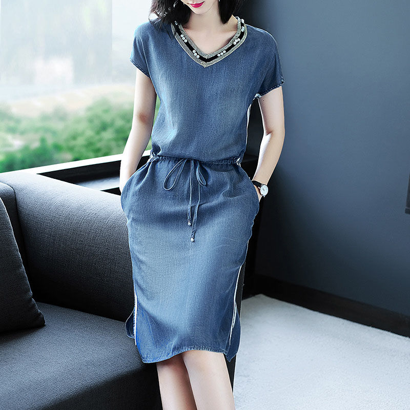 好身材别藏着掖着,夏天就穿蕾丝款“透透裙”,若隐若现才更迷人