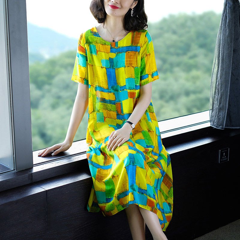 这条雪纺连衣裙真好看，老公看得都移不开眼了，很适合70后女人