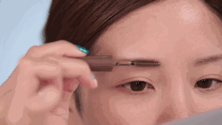 太子妃张天爱带着新发色杀回来了?